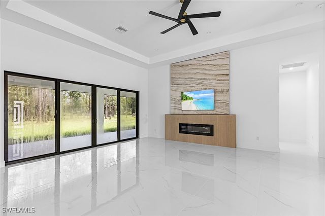 4007 2nd AVE SE, Naples, FL 34117