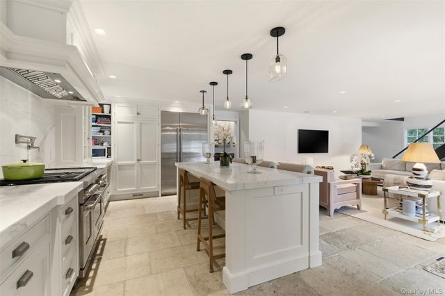 1347 Chicken Valley Road, Upper Brookville, NY 11771