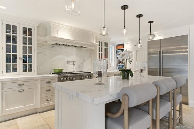 1347 Chicken Valley Road, Upper Brookville, NY 11771