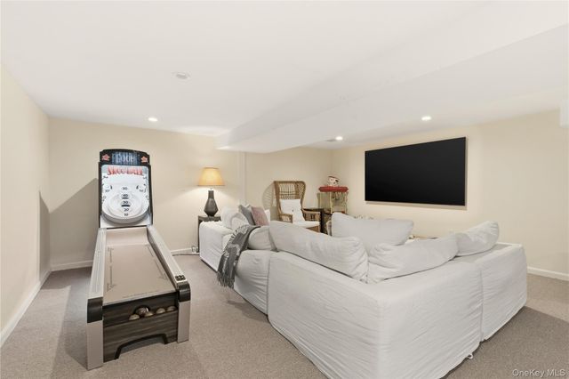 1347 Chicken Valley Road, Upper Brookville, NY 11771