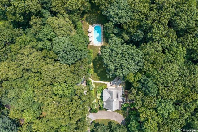 1347 Chicken Valley Road, Upper Brookville, NY 11771