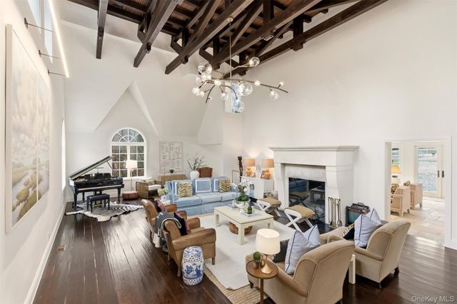 1347 Chicken Valley Road, Upper Brookville, NY 11771