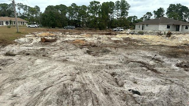 21 Mcarthur Avenue, Lehigh Acres, FL 33936