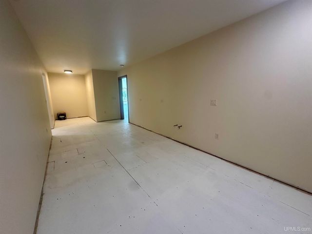 2016 S 13th Avenue, Escanaba, MI 49829