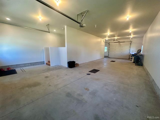 2016 S 13th Avenue, Escanaba, MI 49829