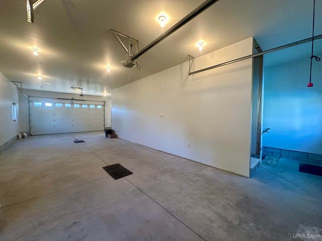 2016 S 13th Avenue, Escanaba, MI 49829