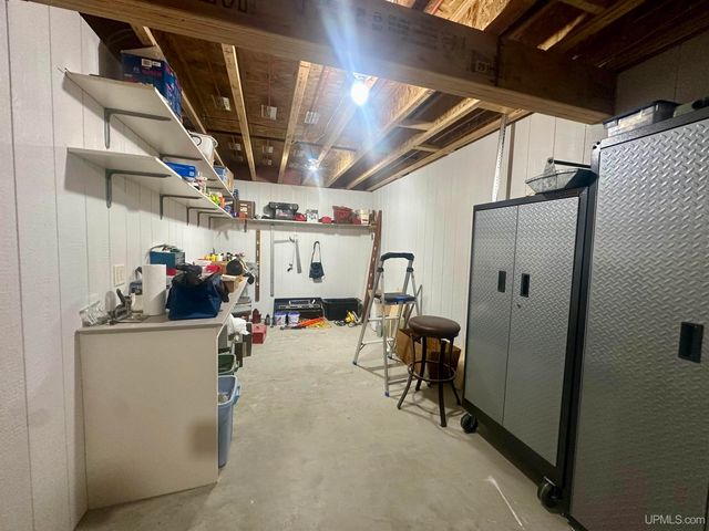 2016 S 13th Avenue, Escanaba, MI 49829