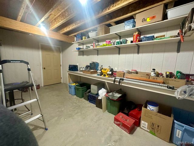 2016 S 13th Avenue, Escanaba, MI 49829