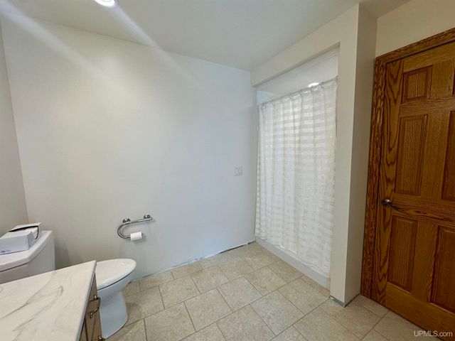 2016 S 13th Avenue, Escanaba, MI 49829