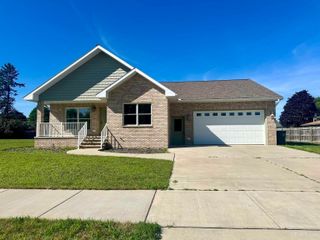 2016 S 13th Avenue, Escanaba, MI 49829