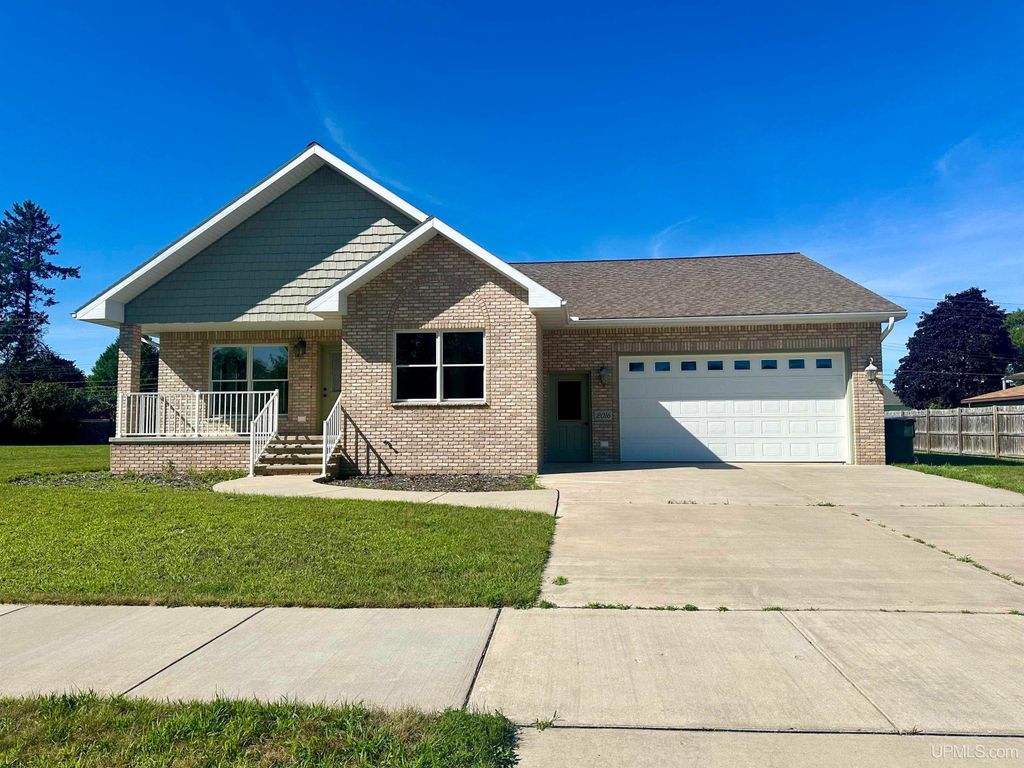 2016 S 13th Avenue, Escanaba, MI 49829