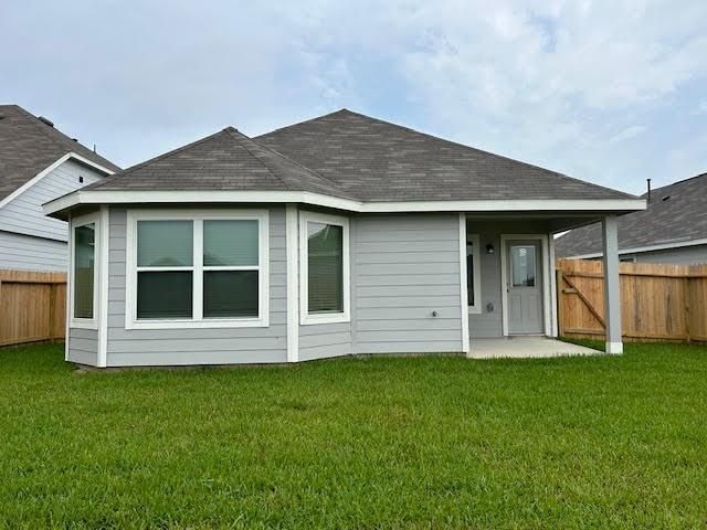 946 Luke Darrell Drive, Rosharon, TX 77583