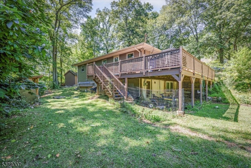 1 Stonewall Dr, Vernon Twp., NJ 07419
