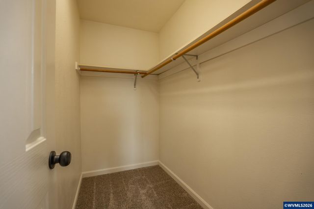 960 7th Av, Sweet Home, OR 97386