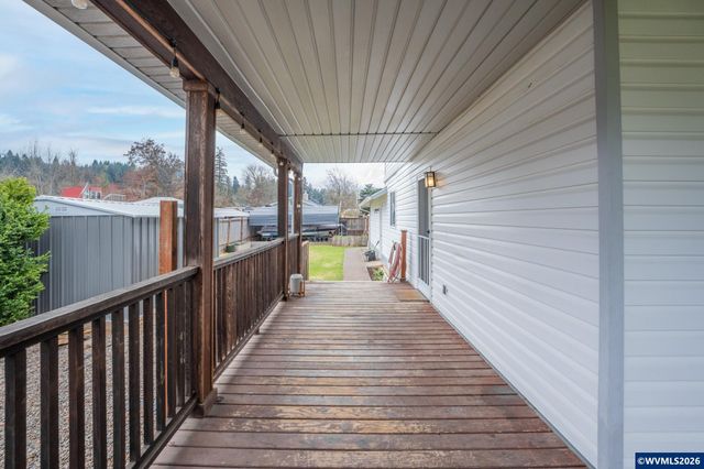 960 7th Av, Sweet Home, OR 97386