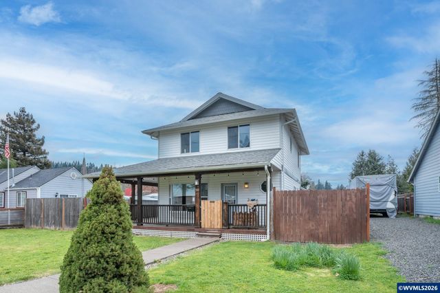 960 7th Av, Sweet Home, OR 97386