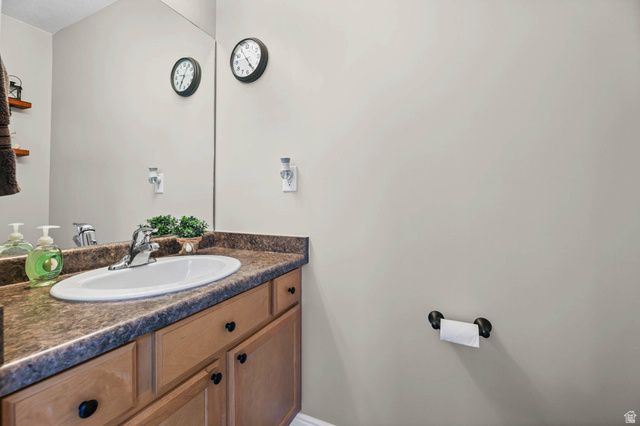 2464 N CHARLESTON AVE, Harrisville, UT 84414