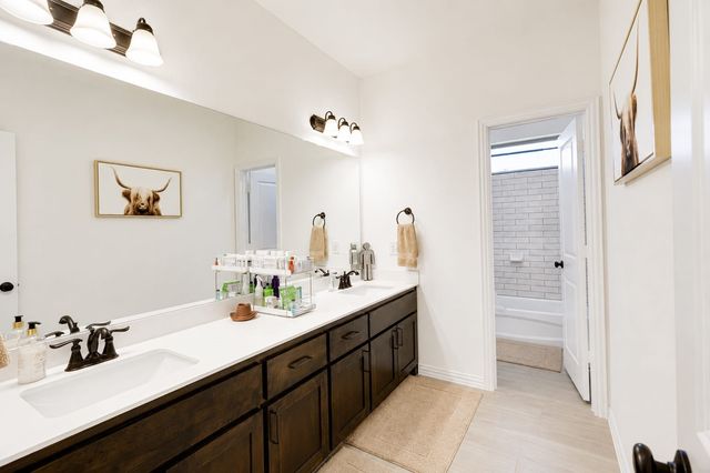 430 Solo Ridge Drive, Waxahachie, TX 75167
