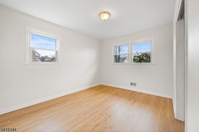 37 Louise Dr, Manville Boro, NJ 08835