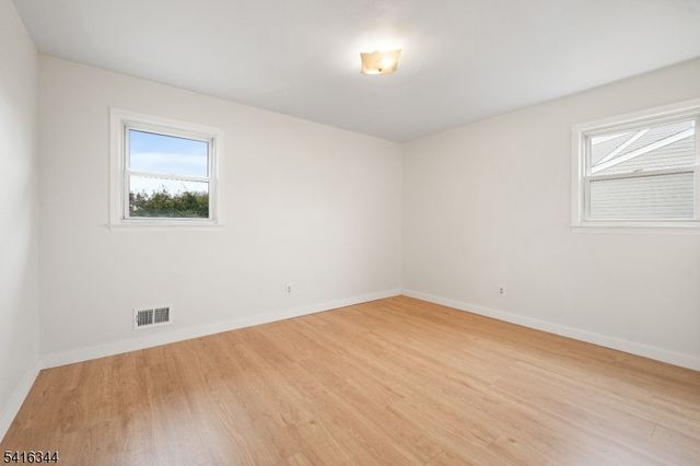 37 Louise Dr, Manville Boro, NJ 08835