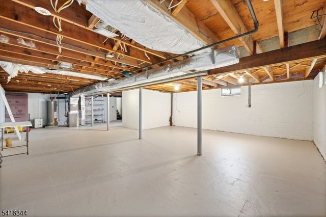 37 Louise Dr, Manville Boro, NJ 08835