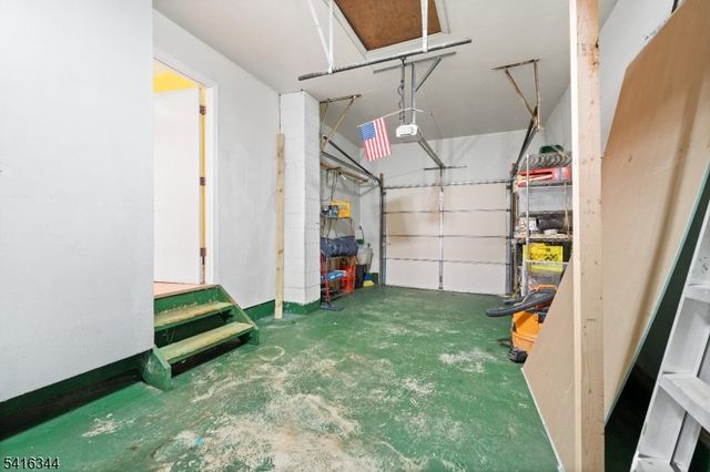 37 Louise Dr, Manville Boro, NJ 08835