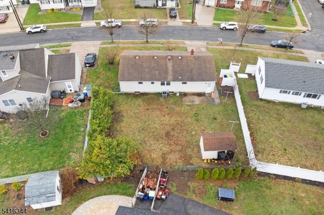 37 Louise Dr, Manville Boro, NJ 08835