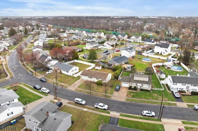 37 Louise Dr, Manville Boro, NJ 08835