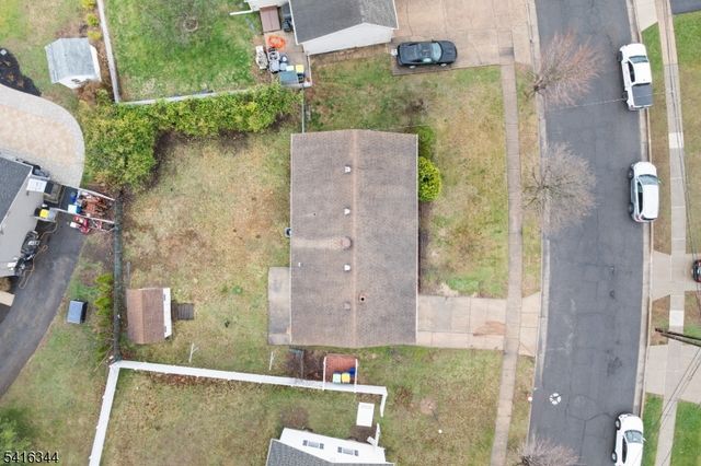 37 Louise Dr, Manville Boro, NJ 08835