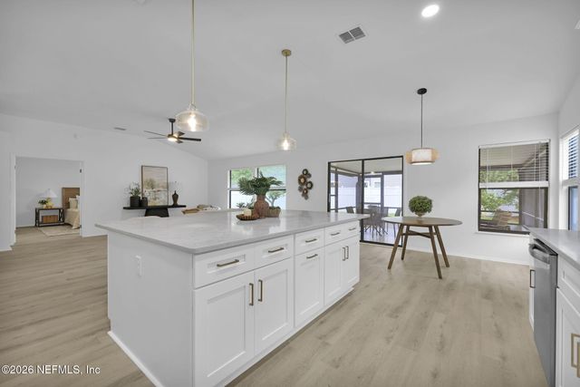 12966 MEDFORD Lane, Jacksonville, FL 32225