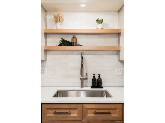 9292 W 56th Pl, Arvada, CO 80002