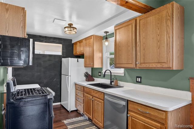 13729 Netherwood Street, Southgate, MI 48195