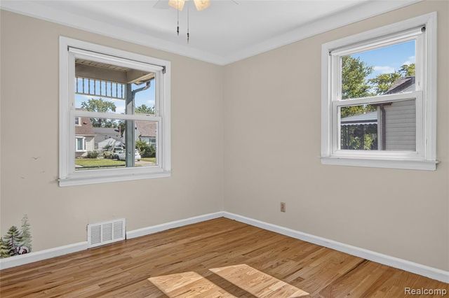 13729 Netherwood Street, Southgate, MI 48195