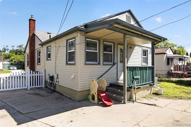 13729 Netherwood Street, Southgate, MI 48195
