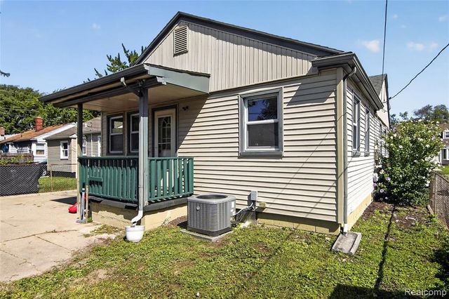 13729 Netherwood Street, Southgate, MI 48195