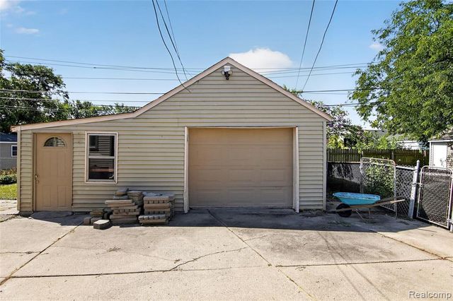 13729 Netherwood Street, Southgate, MI 48195