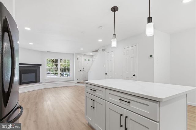 13 RAMPART DR, Chesterbrook, PA 19087