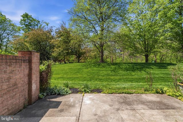 13 RAMPART DR, Chesterbrook, PA 19087