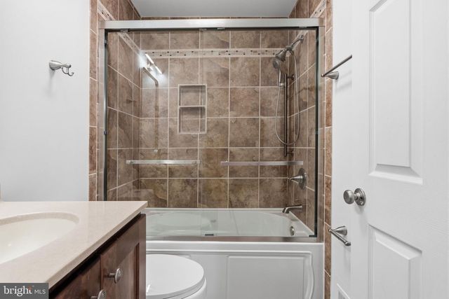 13 RAMPART DR, Chesterbrook, PA 19087