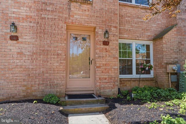13 RAMPART DR, Chesterbrook, PA 19087