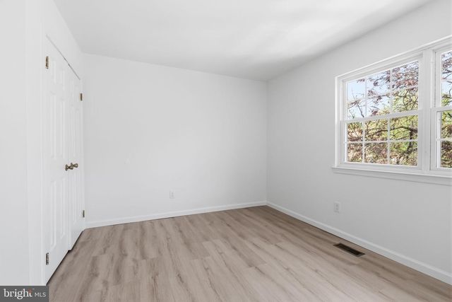 13 RAMPART DR, Chesterbrook, PA 19087