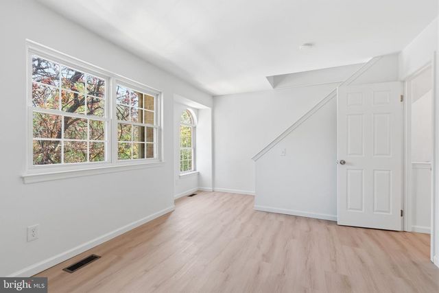 13 RAMPART DR, Chesterbrook, PA 19087