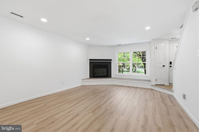 13 RAMPART DR, Chesterbrook, PA 19087