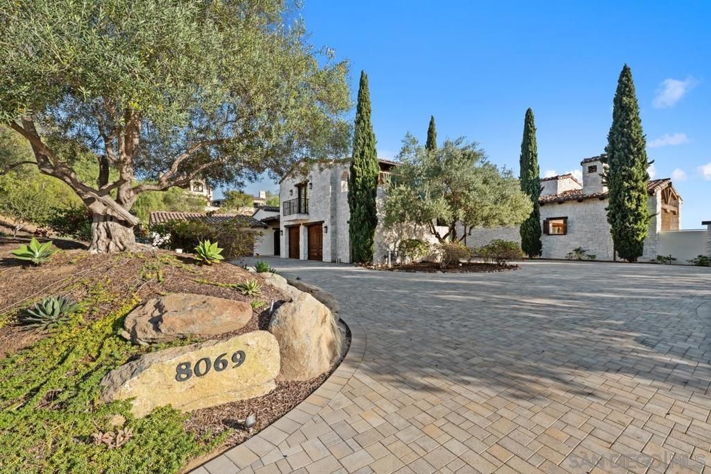 8069 Entrada De Luz E, San Diego, CA 92127 — photo 2