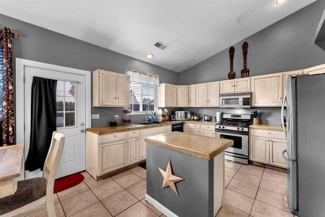 21956 Tom Bead Drive, Cottonwood, CA 96022