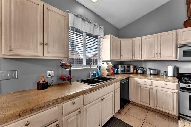 21956 Tom Bead Drive, Cottonwood, CA 96022