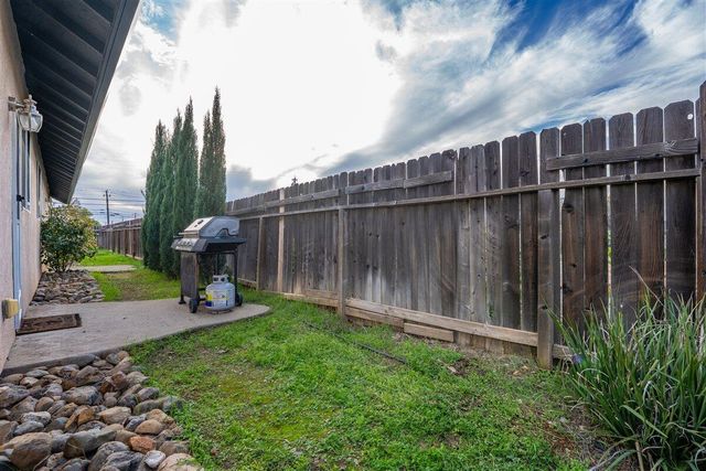 21956 Tom Bead Drive, Cottonwood, CA 96022