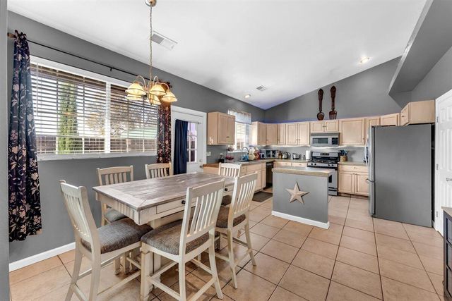 21956 Tom Bead Drive, Cottonwood, CA 96022