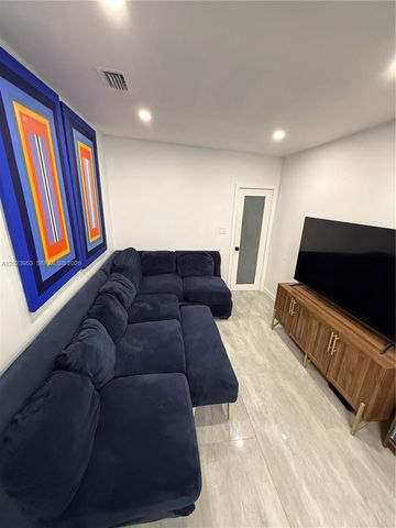 3280 SW 16th Ter, Miami, FL 33145