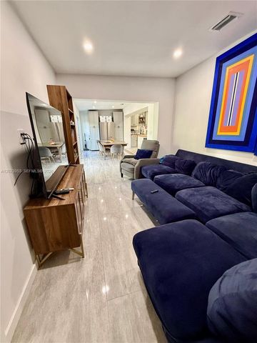 3280 SW 16th Ter, Miami, FL 33145